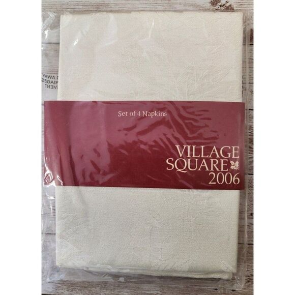 Village Square Set of 4 Cloth Holiday Ivory Floral Print Napkins 17" X 17" New - Picture 1 of 6